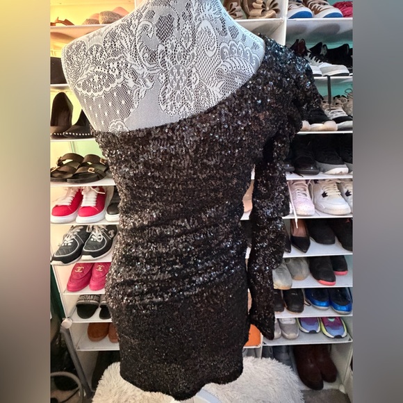 Spring + Mercer Mini Black Sequin One-Shoulder Dress NWT size Small - Picture 9 of 10